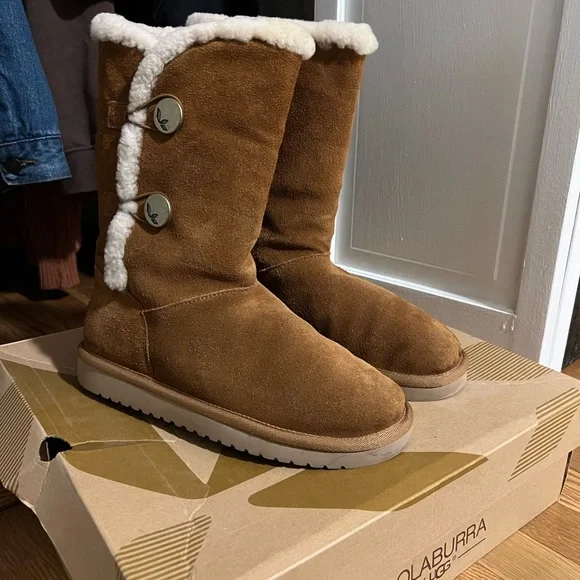 One time used kookaburra by uggs. The most comfortable high boots for the winter - Picture 4 of 4